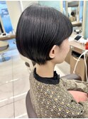 黒髪でもかわいい丸みショートボブ