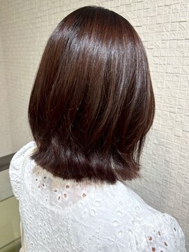 ビューティシモ 所沢(Beautissimo) ミディアムレイヤー 外ハネ マロンベージュ ツヤ髪 20代