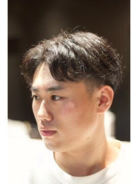 キングスマントーキョー 立川北口店(KINGSMAN TOKYO) アップバング / ツーブロック / スキンフェード 【立川】