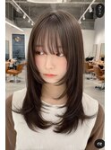 ハイレイヤーバズカットシャギーバタフライカットバーガンディ