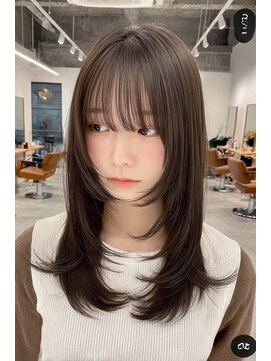 ハイレイヤーバズカットシャギーバタフライカットバーガンディ