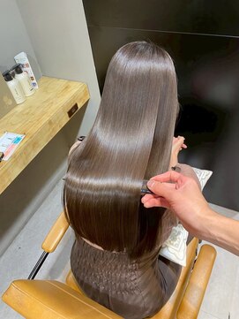 イオエ 元町(ioe) 前髪/暗髪カラー/艶カラー/小顔カット/髪質改善/縮毛矯正/黒髪