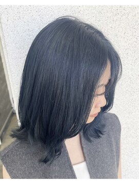 エメヘアデザイン ルイス(Aimer Hair Design Lewis) ネイビーブルー/ブリーチカラー/艶髪カラー/深みカラー/弘前市