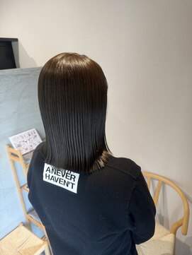 シスイ(sisui) ダークグリーンアッシュ/パッツンミディアム