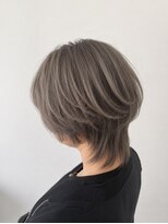 クリーピー(CREAPY) ダブルカラー×ボブウルフ