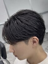 オーバル ジングウマエ(OVARL jingumae)&nbsp;フェザーショートパーマセンターパート