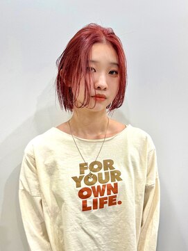 ゼストララ(ZEST Lara) ピンクオレンジ×ボブカット