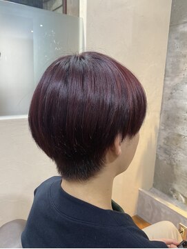 シェルビー 新宿(SHELBe) 刈り上げセンターパート×レッドブラック[新宿/白髪染め]