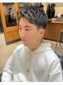黒髪刈り上げショートアップバング