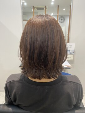 イルミ(iLUMi) iLUMi　×　外ハネスタイル