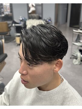 アイコン ブルー メンズ(I-CON #blue MEN'S) ニュアンスパーマ×テーパーフェード【池袋フェード】