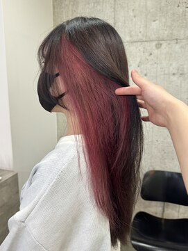 サクラ オモテサンドウ(SAKURA) インナーカラー ピンク 表参道