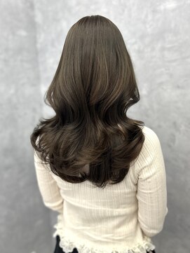 ヴェイナゴヤ(VEYY. nagoya) オリーブグレージュ/グレージュカラー/レイヤーカット