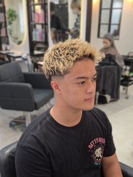 ラピス 名古屋駅前店(Lapis) 短髪フェード/メンズショート/ローフェード