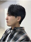 大人男子ナチュラルセンターパートウルフ毛流れカット20代30代