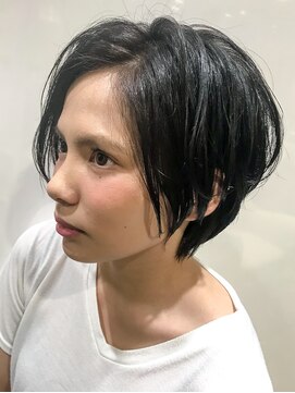 クマ(kuma.) 大人カワイイ☆ショートボブ☆前下がり☆クールショート