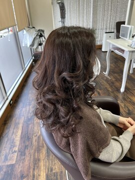 サッコウ(sakkou) ロングのパーマスタイル