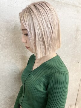 セル(CELL) ハイトーンカラー×切りっぱなしボブ　モード