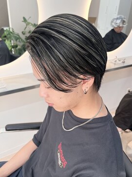 ベア(Bear) ハイライト/センターパート/ツーブロック