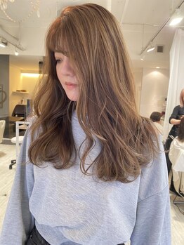 アウラ(aura)の写真/＜トレンド×プチプラ＞学割クーポンも多数ご用意！周りと差がつく前髪・顔周りカットでオシャレに可愛く◎