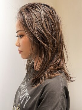 リア 自由が丘(REA) レイヤーボブカットとフルハイライトグレージュ