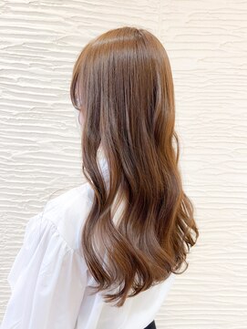 ポール(pole) 札幌ロング　ブリーチ無しまろベージュレイヤーカット