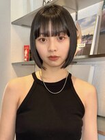 首が綺麗に見える前下がりボブ
