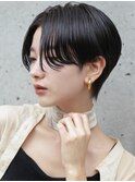 ハンサムショートシースルーバング前下がり黒髪ショート