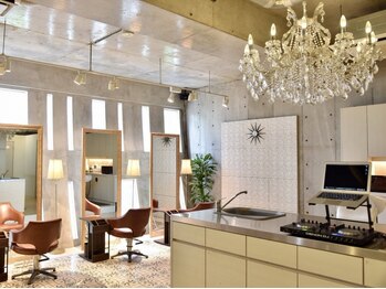 クレオ 青山(CLEO)の写真/少人数の隠れ家サロン♪少人数ならではの落ち着いた空間で、あなただけの特別なサロンtimeをCLEOで*