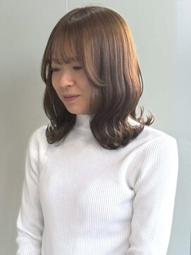 ノッポサン(Noppo3) くびれミディアム 顔周りカット レイヤーカット ベージュ