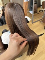 ロッカ(ROCCA)&nbsp;酸性ストレートで叶える、自然な艶髪