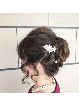 ハウオリ ヘアーワークス(Hauoli hair works) ふんわりアレンジ