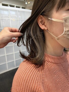 エムプラス 二子玉川(Mplus) ●隠せるインナーカラー●グレージュ くびれレイヤー