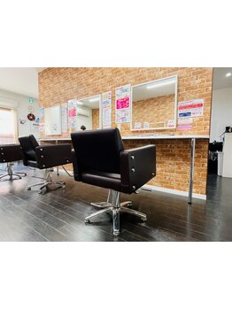 《吉塚駅から徒歩3分 》最高品質のカラー剤を使用し、頭皮・髪に優しいと注目の”カラー専門店ハスカラー”