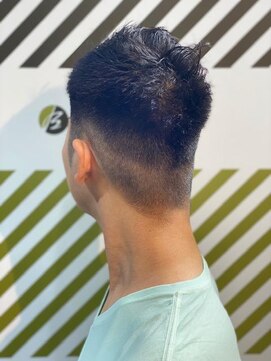 バーバーバー 四谷(BARBER-BAR) ワンセクションアップバンクショート