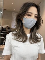 サイン 渋谷(SIGN) インナーカラーレイヤーカットイヤリングカラーミディアムヘア