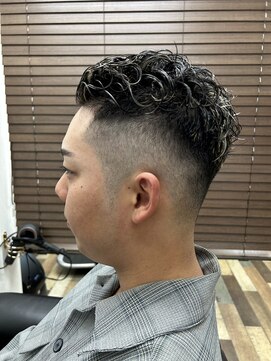 シカダ(SHIKADA) フェードショートパーマ