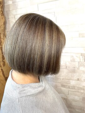 スロウ(slow) 白髪ぼかしボブスタイル