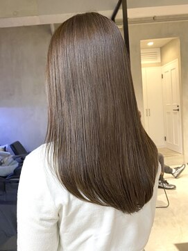 エリマバイフィフス 調布(elima by fifth) 調布イルミナカラーレイヤーボブウルフショートカットベージュ