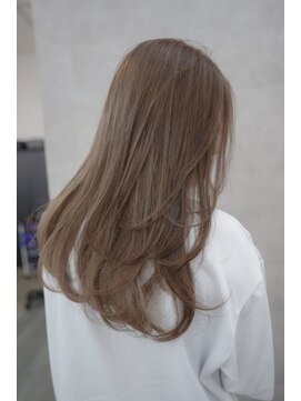 グリードヘアー(greed hair) 柔らかく見せる。大人ベージュカラー