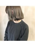 赤みのない、透明感グレー!