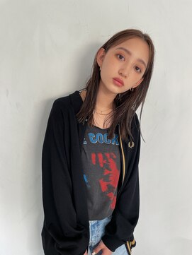 ルーム(Loom.) タイトなミディアムストレート