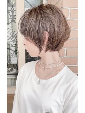 サロンドミルク 新百合ヶ丘店(salon de MiLK) ナチュラル可愛い脱白髪染めカラーの大人可愛いショート
