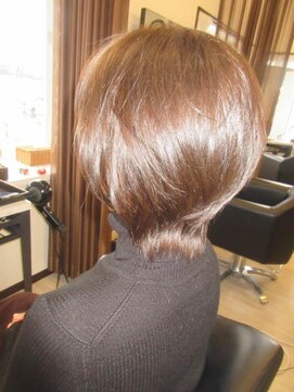 コア フィール ア デイ(COIFFURE A DAY) 【M3D】耳掛けショート