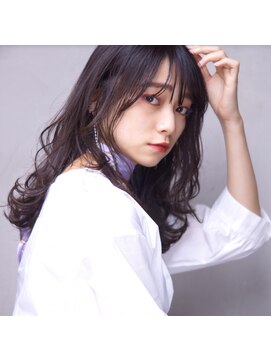 アトリエ フェム(atelier.fem) atelier.fem　暗髪でも可愛いロングウェーブ