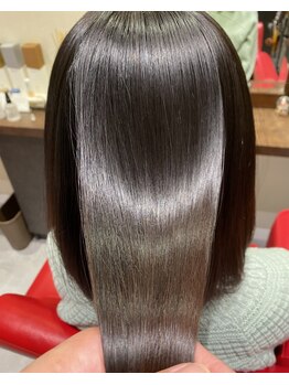 ヘアーサロン TLPの写真/【完全予約制】パサつきや広がりが気になる方必見!!真っすぐすぎない自然なストレートで触りたくなる艶髪へ