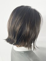 クローズ(cross-z)&nbsp;くびレイヤーエモージュ前髪マチルダボブグレーベージュ20代