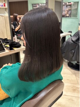 ユーフォリア 銀座本店(Euphoria) 透明感　グレージュカラー　ストレート　うる艶　艶カラー