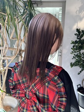 ヲタク(wotaku.) ルーツカラーデザインカラーホワイトベージュグラデーション髪色