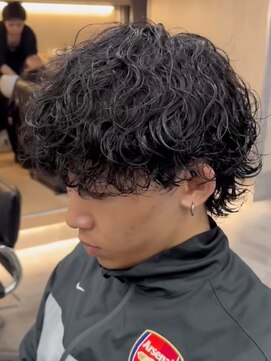 エルマーク 梅田(L-MARK) スパイラルパーマツイストパーマアップバング短髪メッシュ